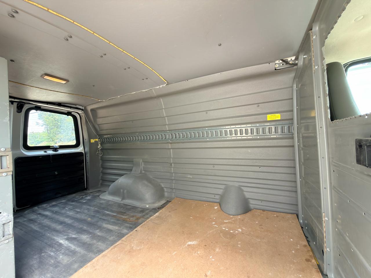 GMC Savana G2500 Cargo 2010