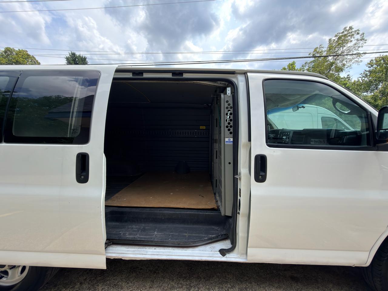 GMC Savana G2500 Cargo 2010