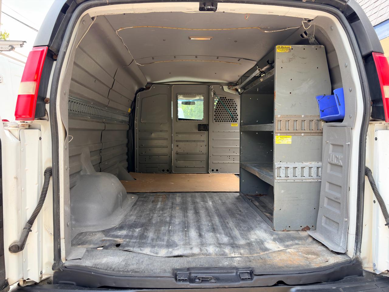 GMC Savana G2500 Cargo 2010