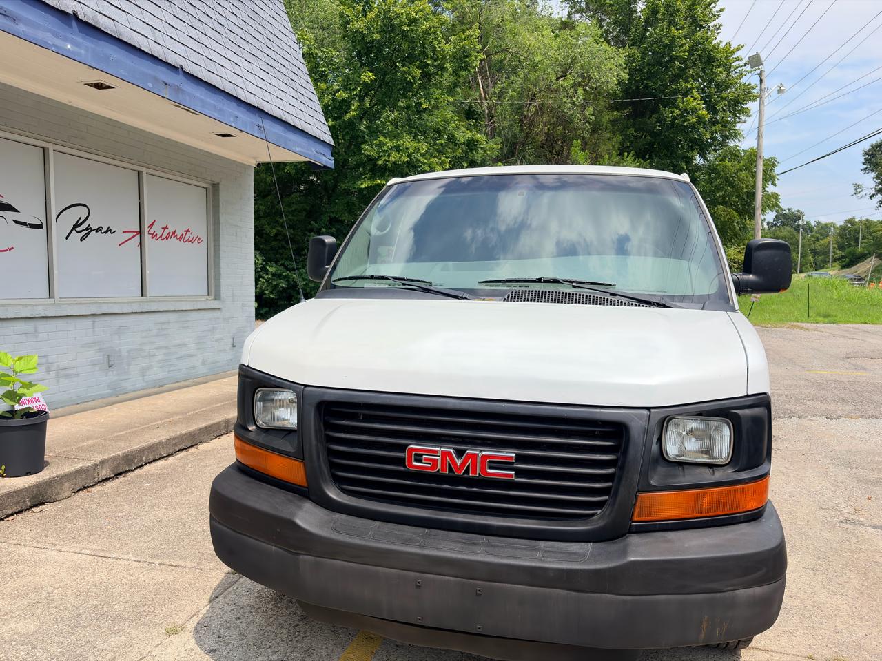 GMC Savana G2500 Cargo 2010