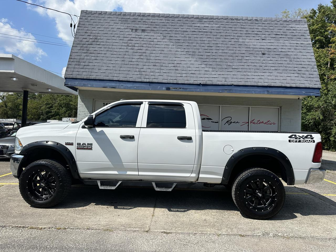 RAM 2500 Tradesman Crew Cab SWB 4WD 2017