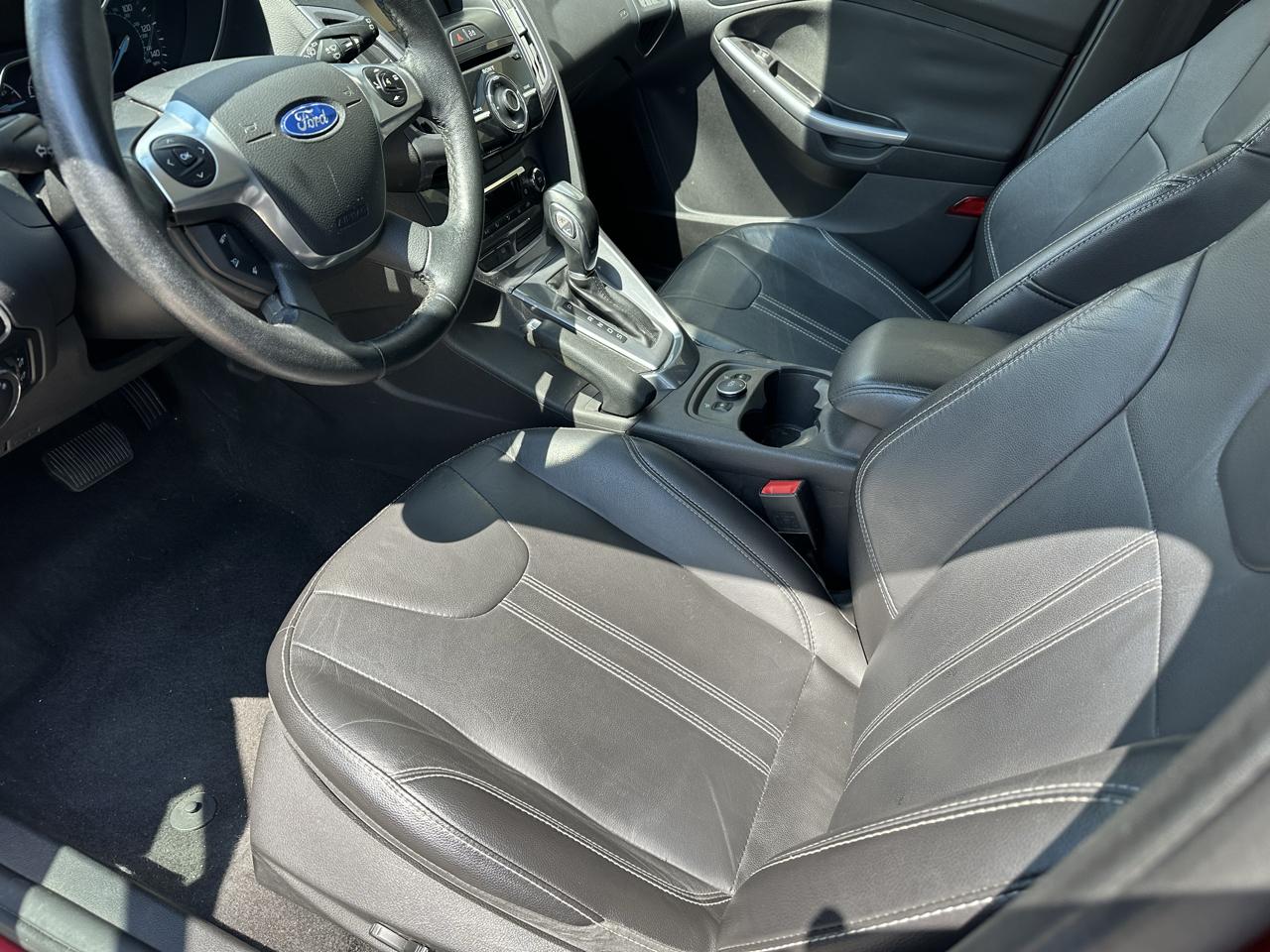 Ford Focus Titanium Hatch 2014