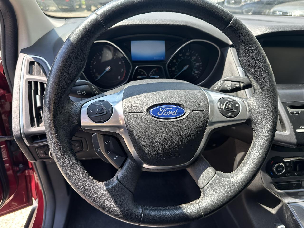 Ford Focus Titanium Hatch 2014