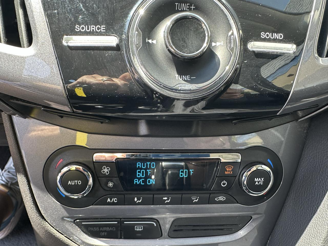 Ford Focus Titanium Hatch 2014
