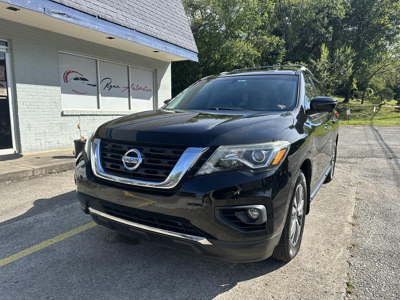 Nissan Pathfinder Platinum 4WD 2017