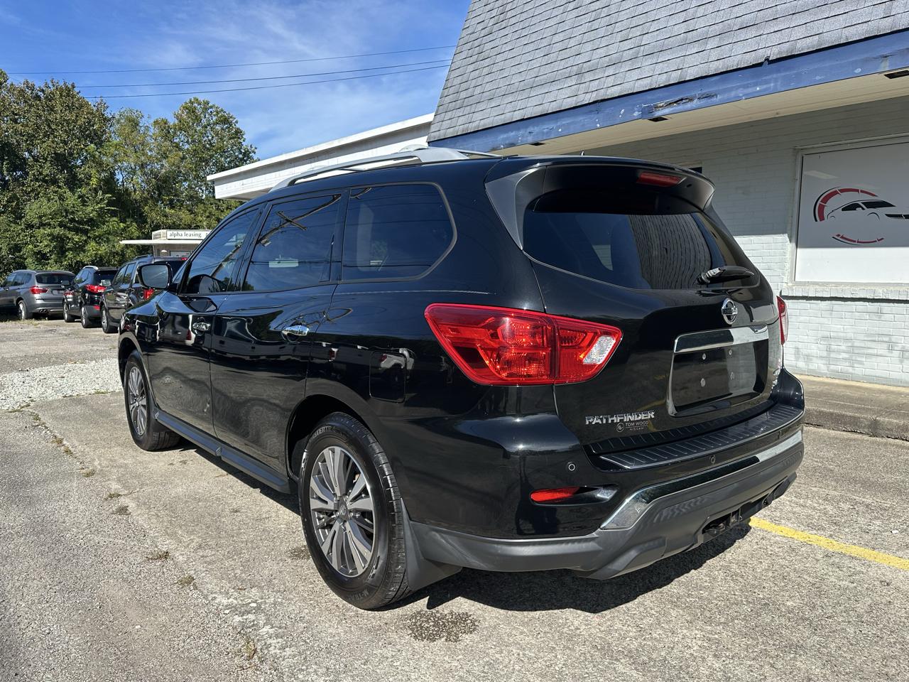 Nissan Pathfinder Platinum 4WD 2017