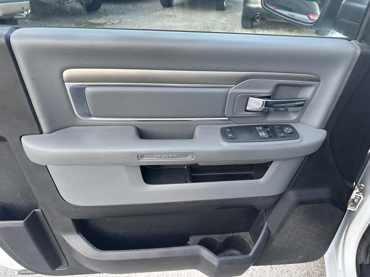RAM 1500 Tradesman Regular Cab LWB 2WD 2017