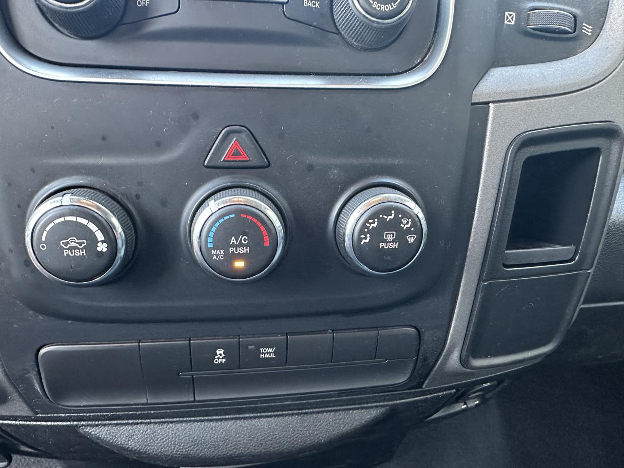 RAM 1500 Tradesman Regular Cab LWB 2WD 2017