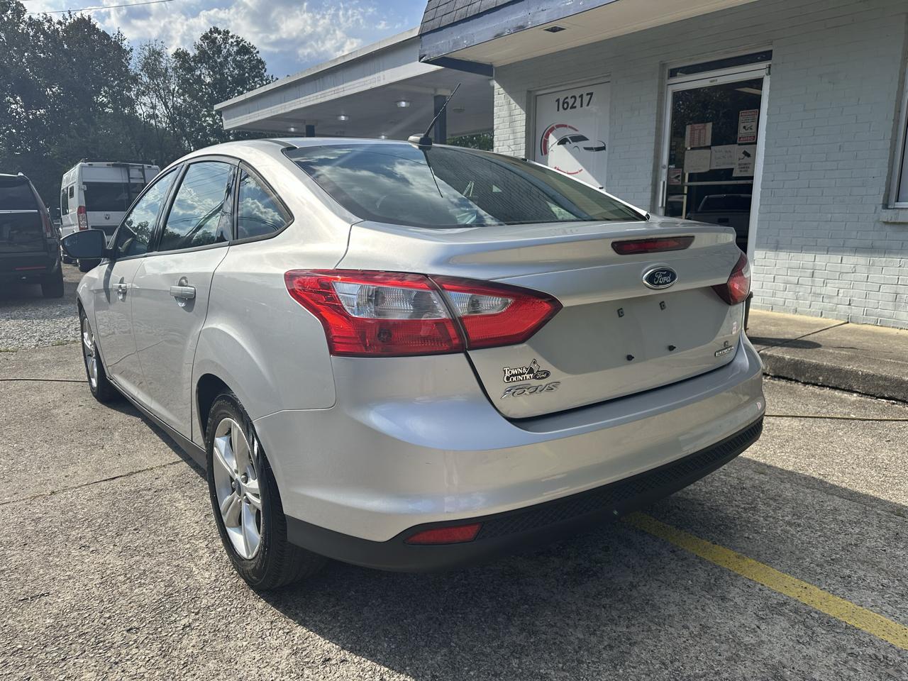 Ford Focus SE Sedan 2014