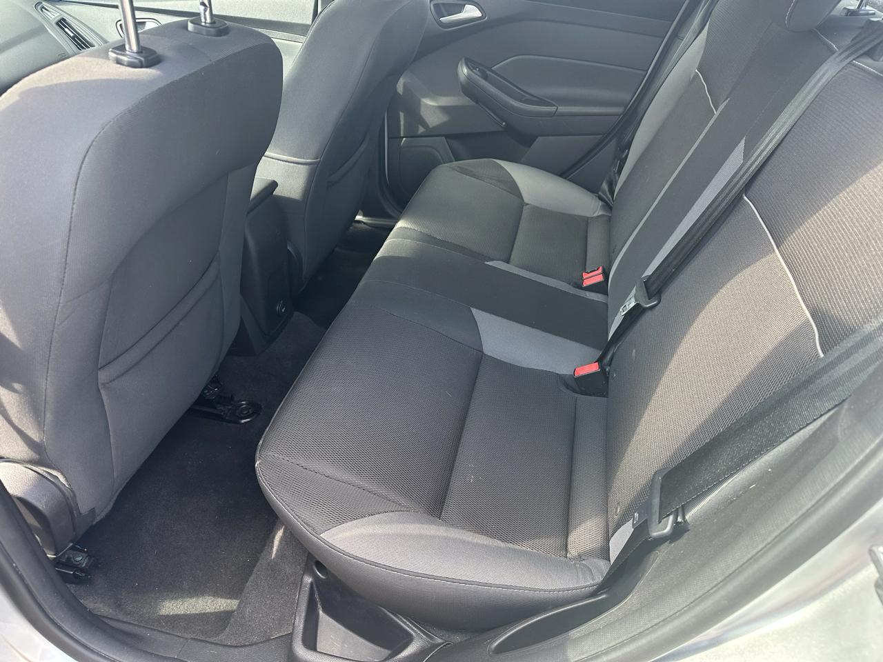 Ford Focus SE Sedan 2014