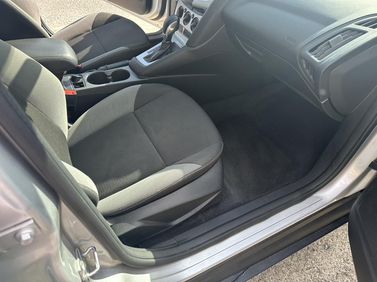 Ford Focus SE Sedan 2014