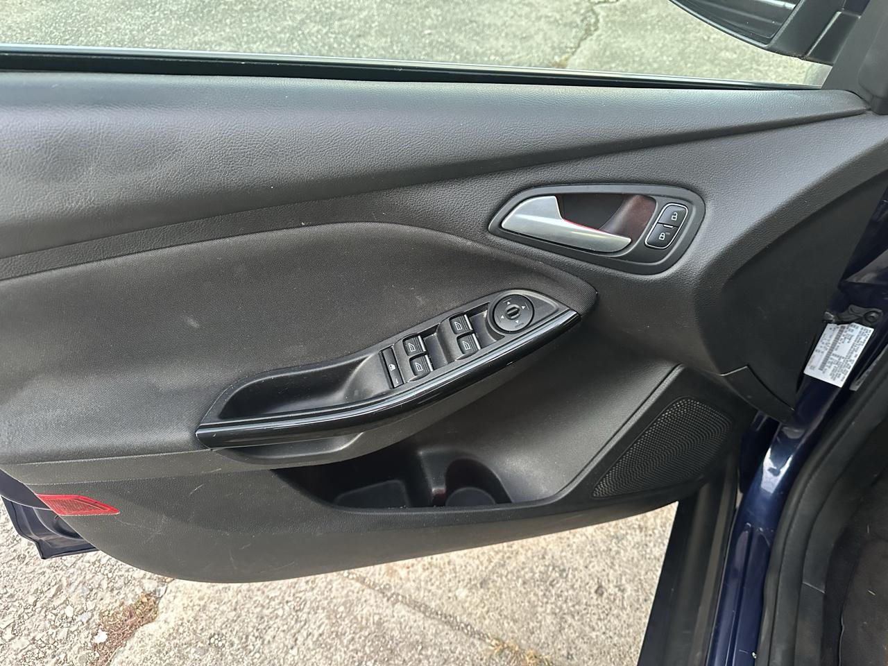 Ford Focus Titanium Sedan 2017