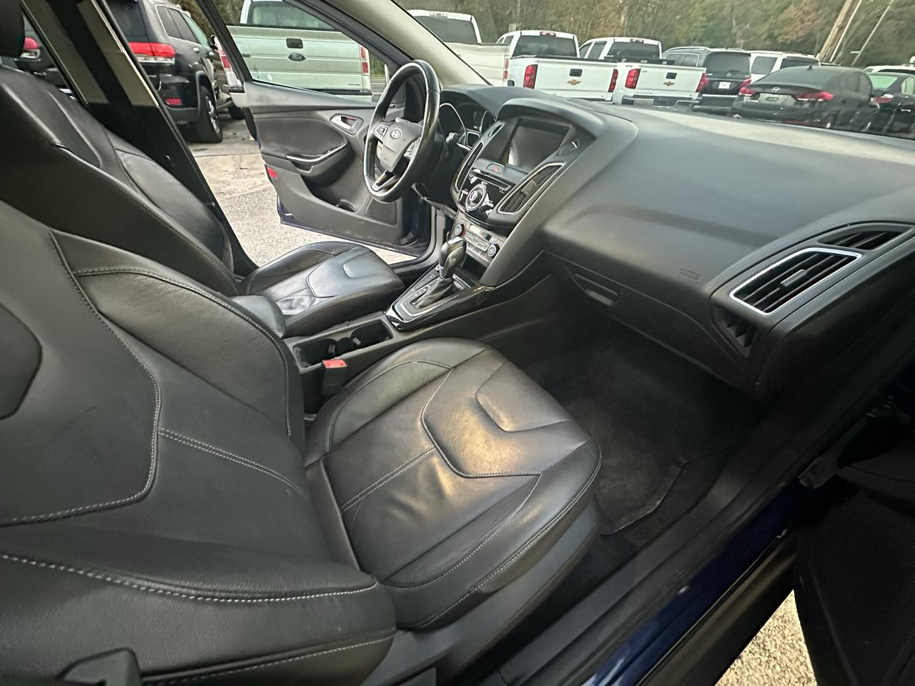 Ford Focus Titanium Sedan 2017