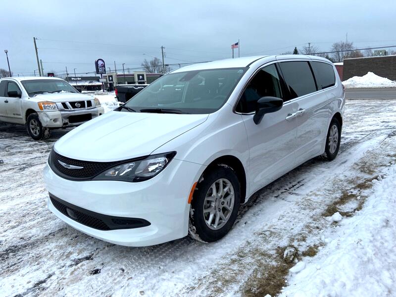 2024 Chrysler Voyager LX's photo