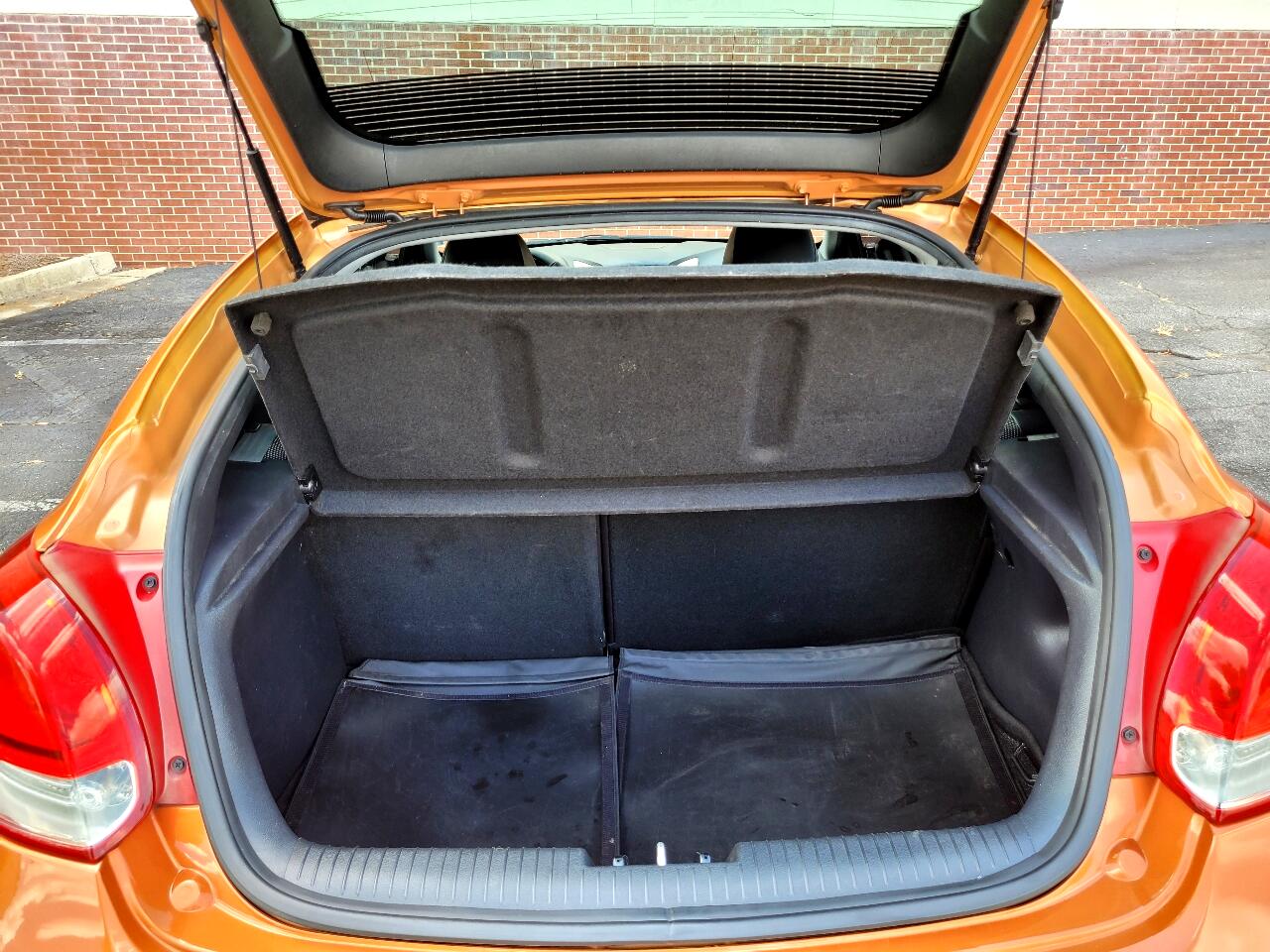 Hyundai Veloster Base 2013 Hyundai Veloster Base 2013