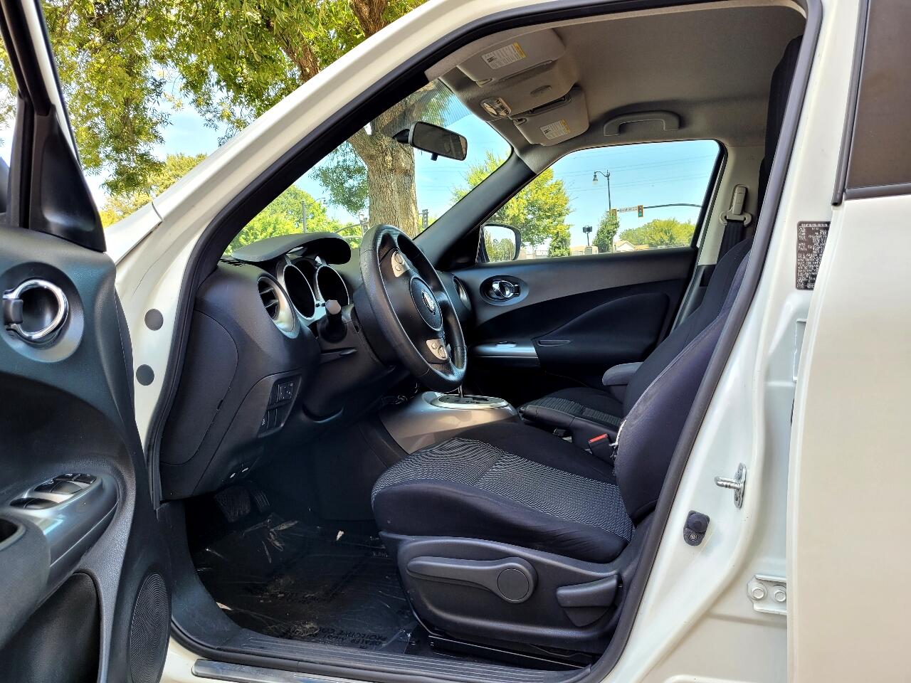 Nissan Juke S FWD 2015 Nissan Juke S FWD 2015