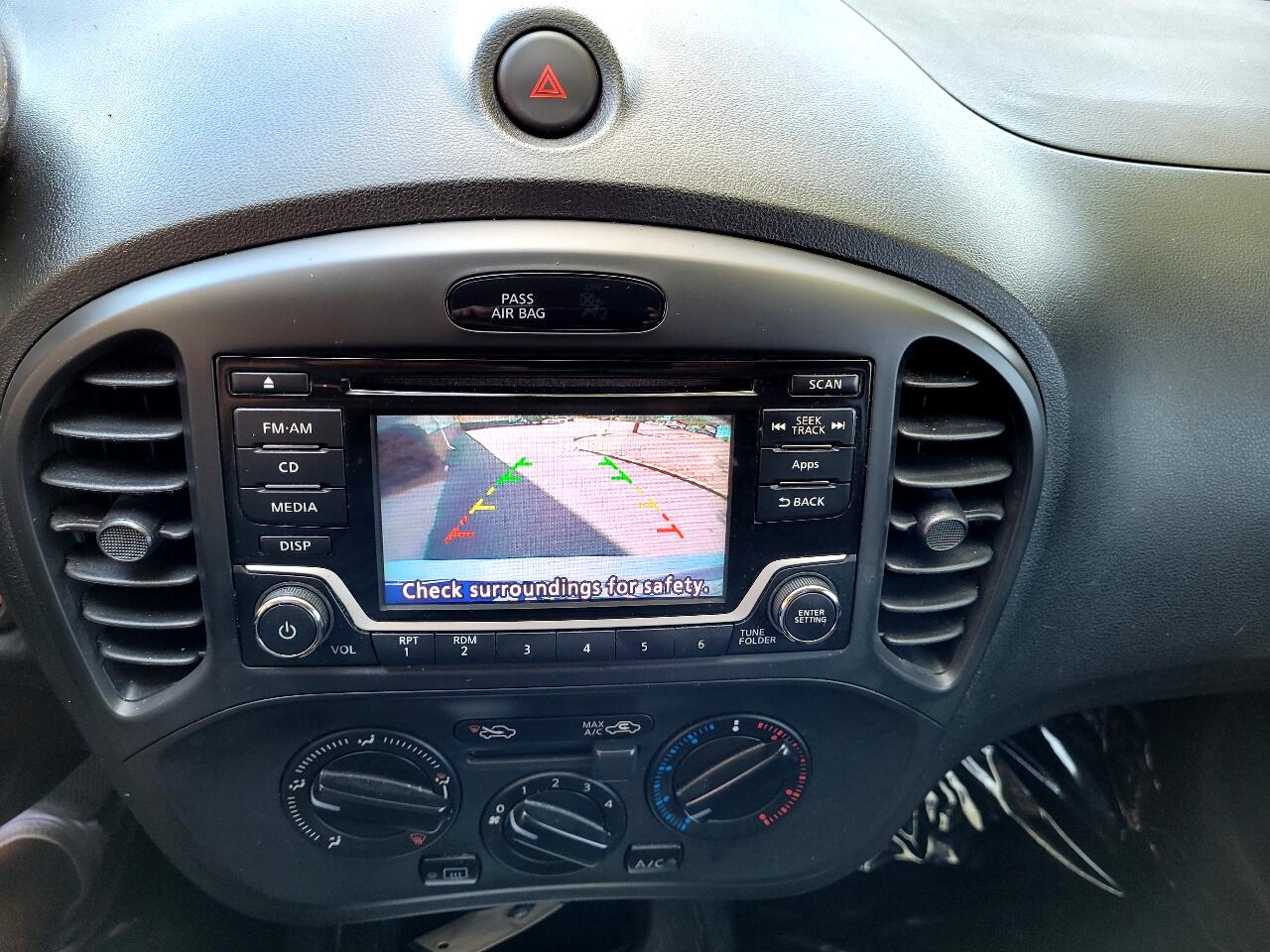 Nissan Juke S FWD 2015 Nissan Juke S FWD 2015