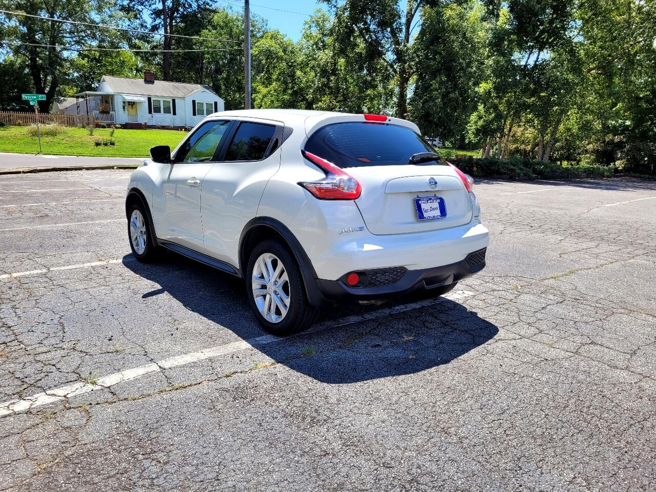 Nissan Juke S FWD 2015 Nissan Juke S FWD 2015