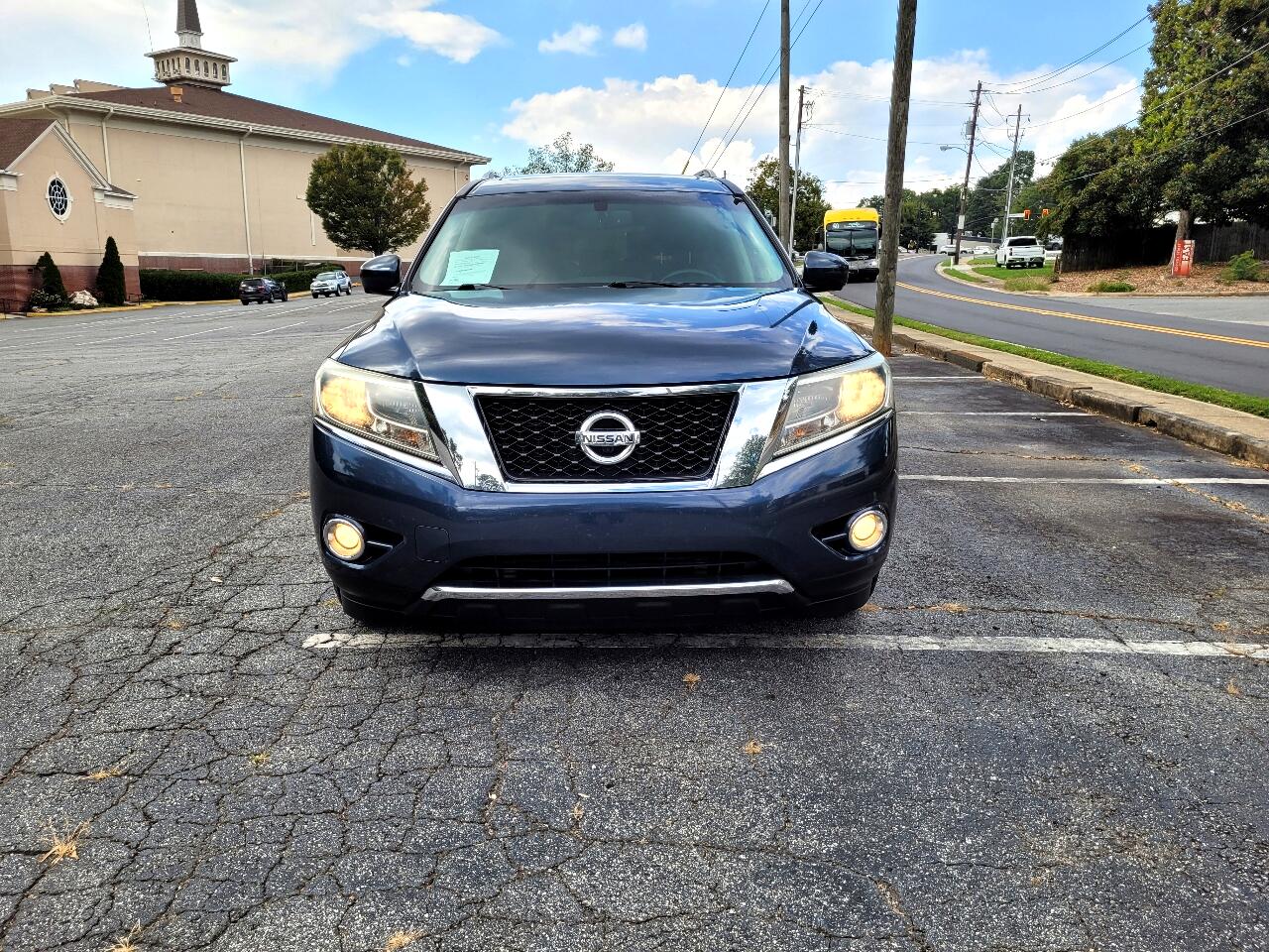 Nissan Pathfinder SV 2WD 2015 Nissan Pathfinder SV 2WD 2015