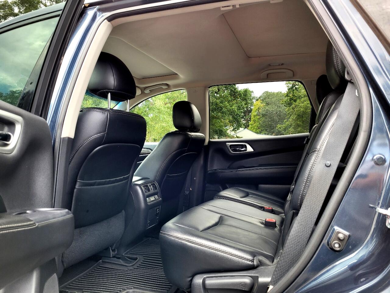 Nissan Pathfinder SV 2WD 2015 Nissan Pathfinder SV 2WD 2015