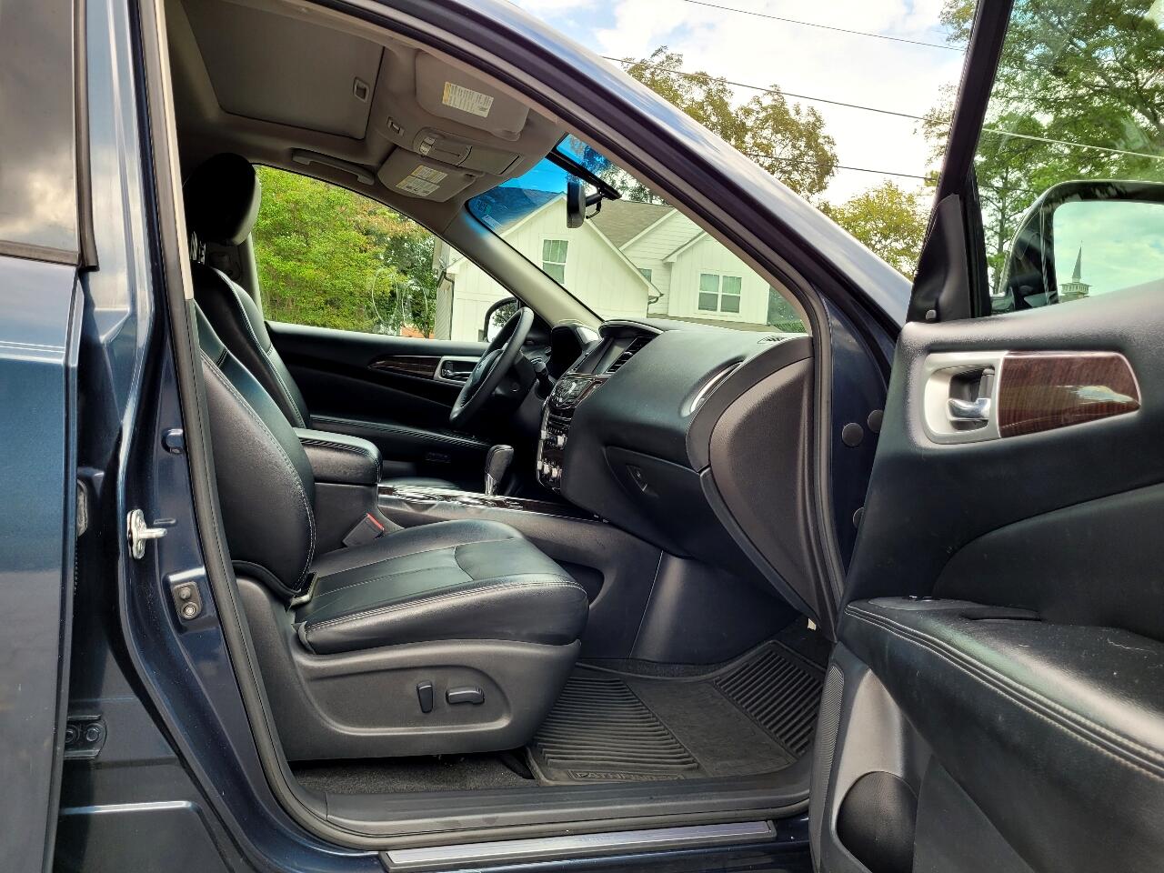 Nissan Pathfinder SV 2WD 2015 Nissan Pathfinder SV 2WD 2015