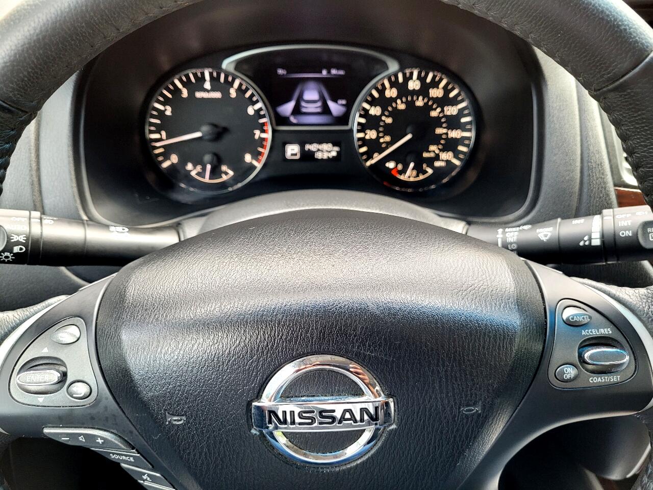 Nissan Pathfinder SV 2WD 2015 Nissan Pathfinder SV 2WD 2015