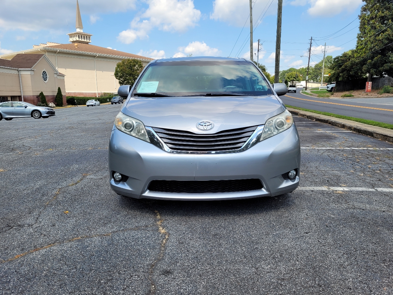 Toyota Sienna XLE FWD 8-Passenger V6 2014 Toyota Sienna XLE FWD 8-Passenger V6 2014