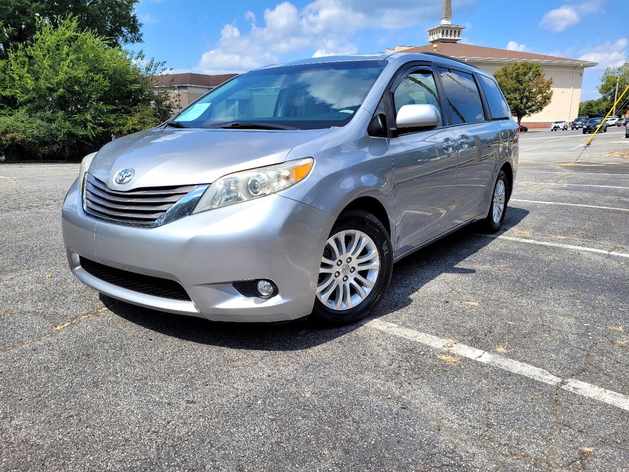 Toyota Sienna XLE FWD 8-Passenger V6 2014 Toyota Sienna XLE FWD 8-Passenger V6 2014