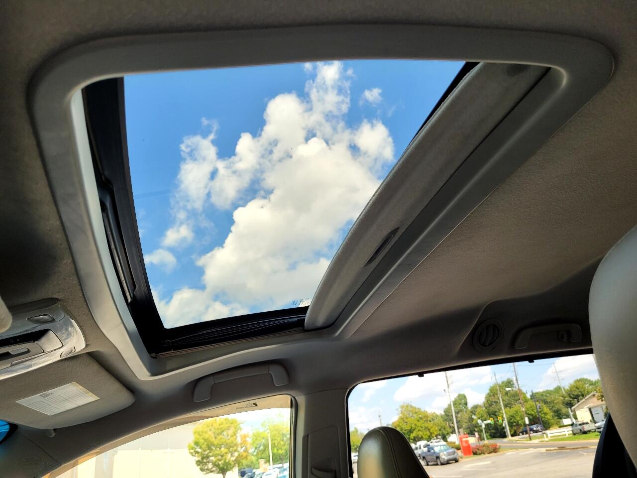 Toyota Sienna XLE FWD 8-Passenger V6 2014 Toyota Sienna XLE FWD 8-Passenger V6 2014