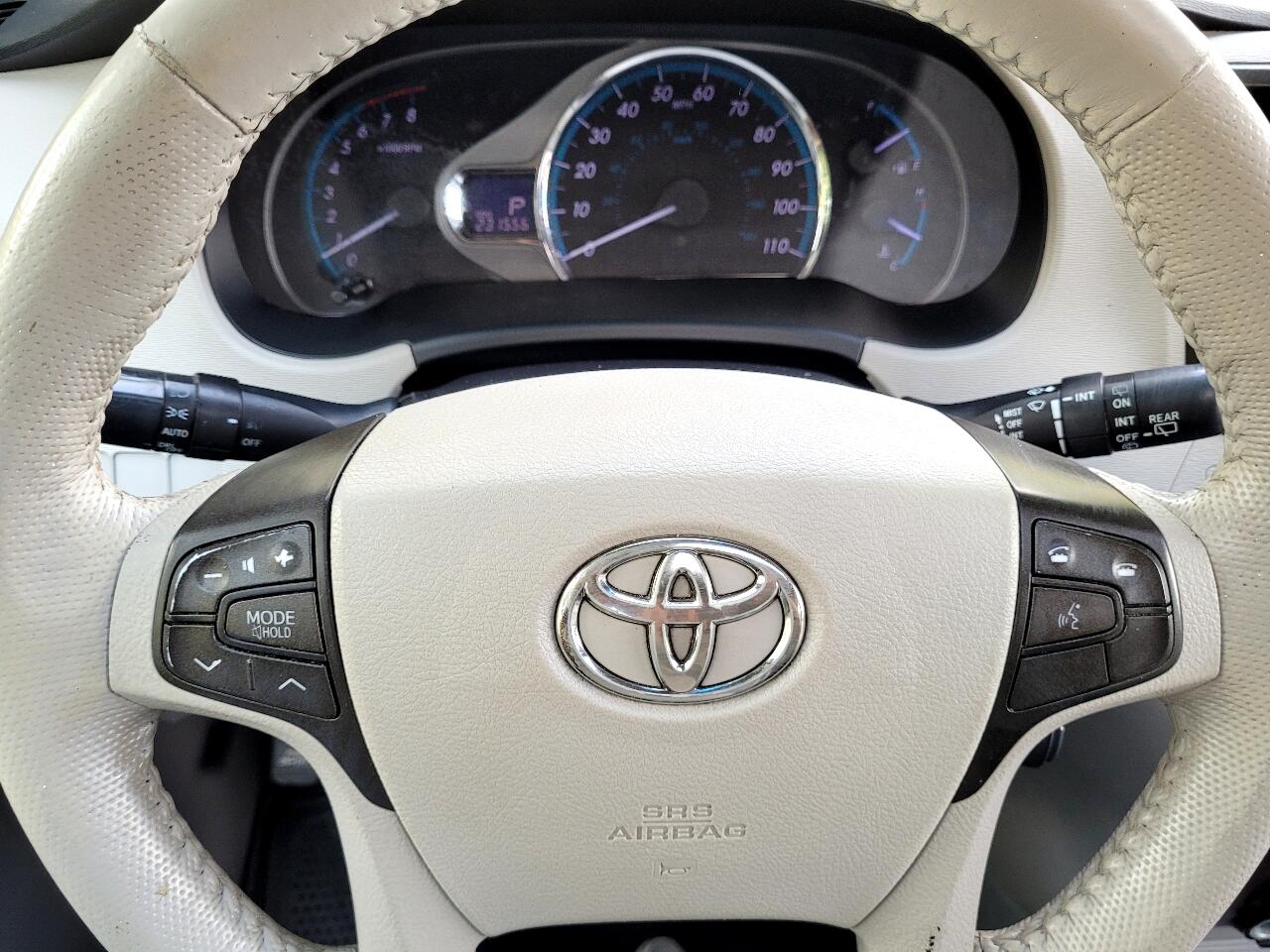 Toyota Sienna XLE FWD 8-Passenger V6 2014 Toyota Sienna XLE FWD 8-Passenger V6 2014