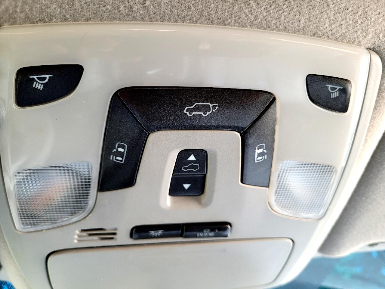 Toyota Sienna XLE FWD 8-Passenger V6 2014 Toyota Sienna XLE FWD 8-Passenger V6 2014