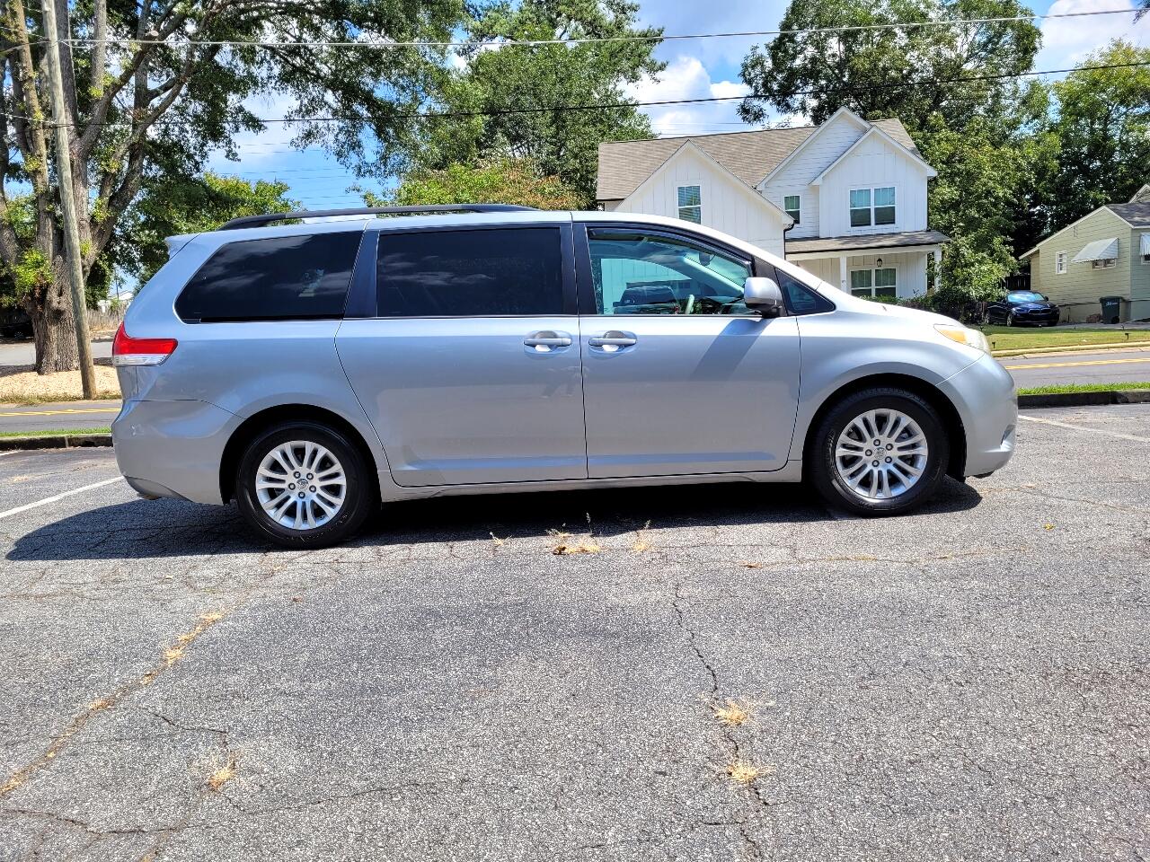 Toyota Sienna XLE FWD 8-Passenger V6 2014 Toyota Sienna XLE FWD 8-Passenger V6 2014
