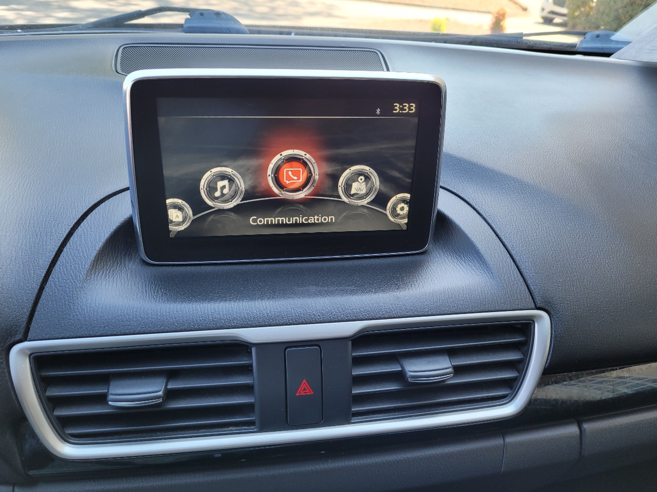 Mazda MAZDA3 i Touring AT 5-Door 2015 Mazda MAZDA3 i Touring AT 5-Door 2015