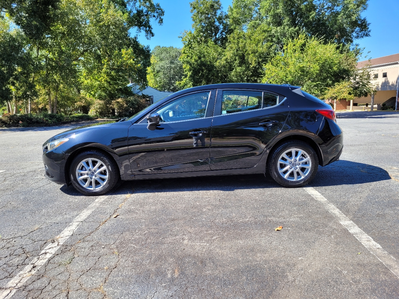 Mazda MAZDA3 i Touring AT 5-Door 2015 Mazda MAZDA3 i Touring AT 5-Door 2015