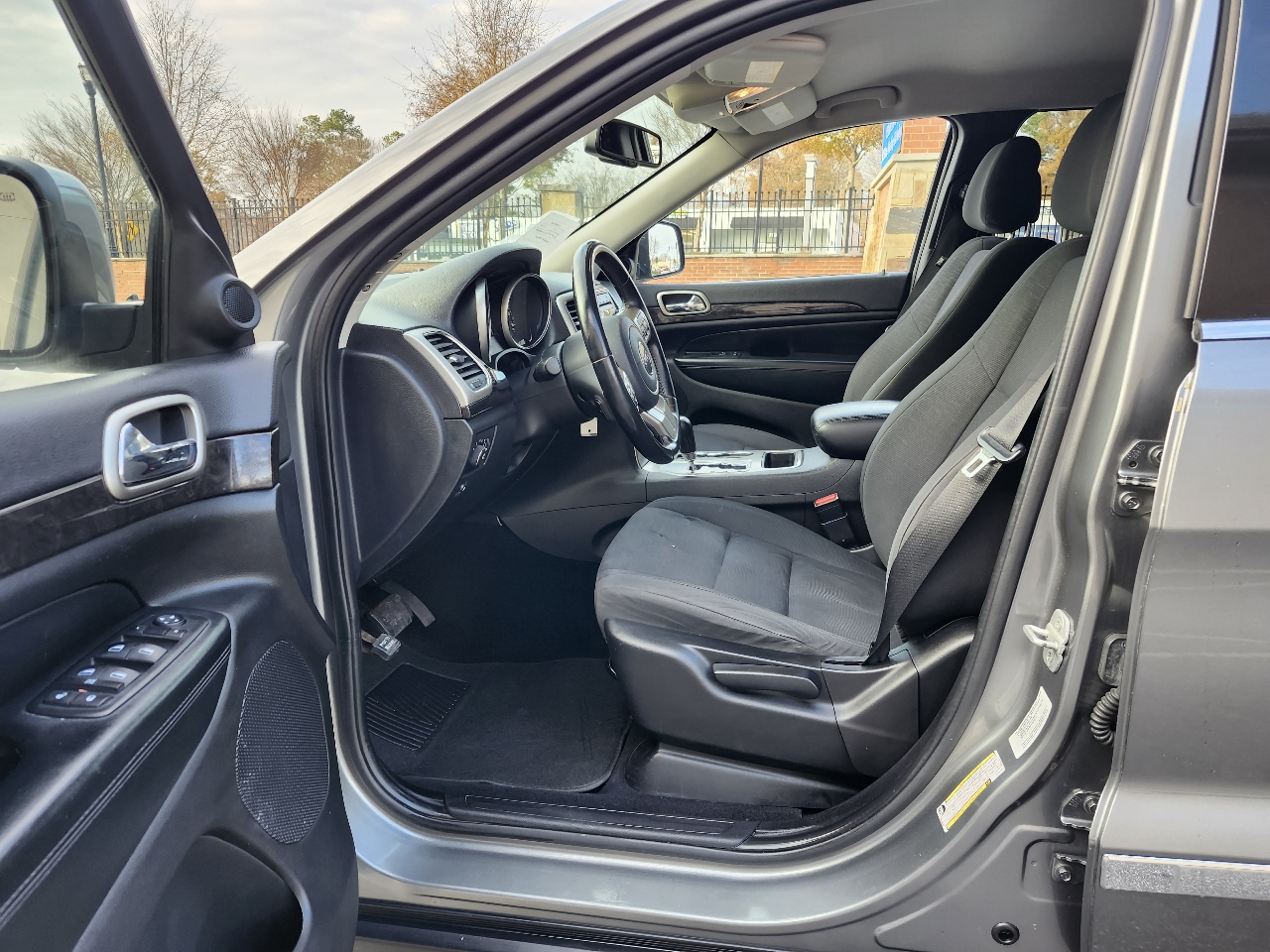 Jeep Grand Cherokee Laredo 2WD 2012