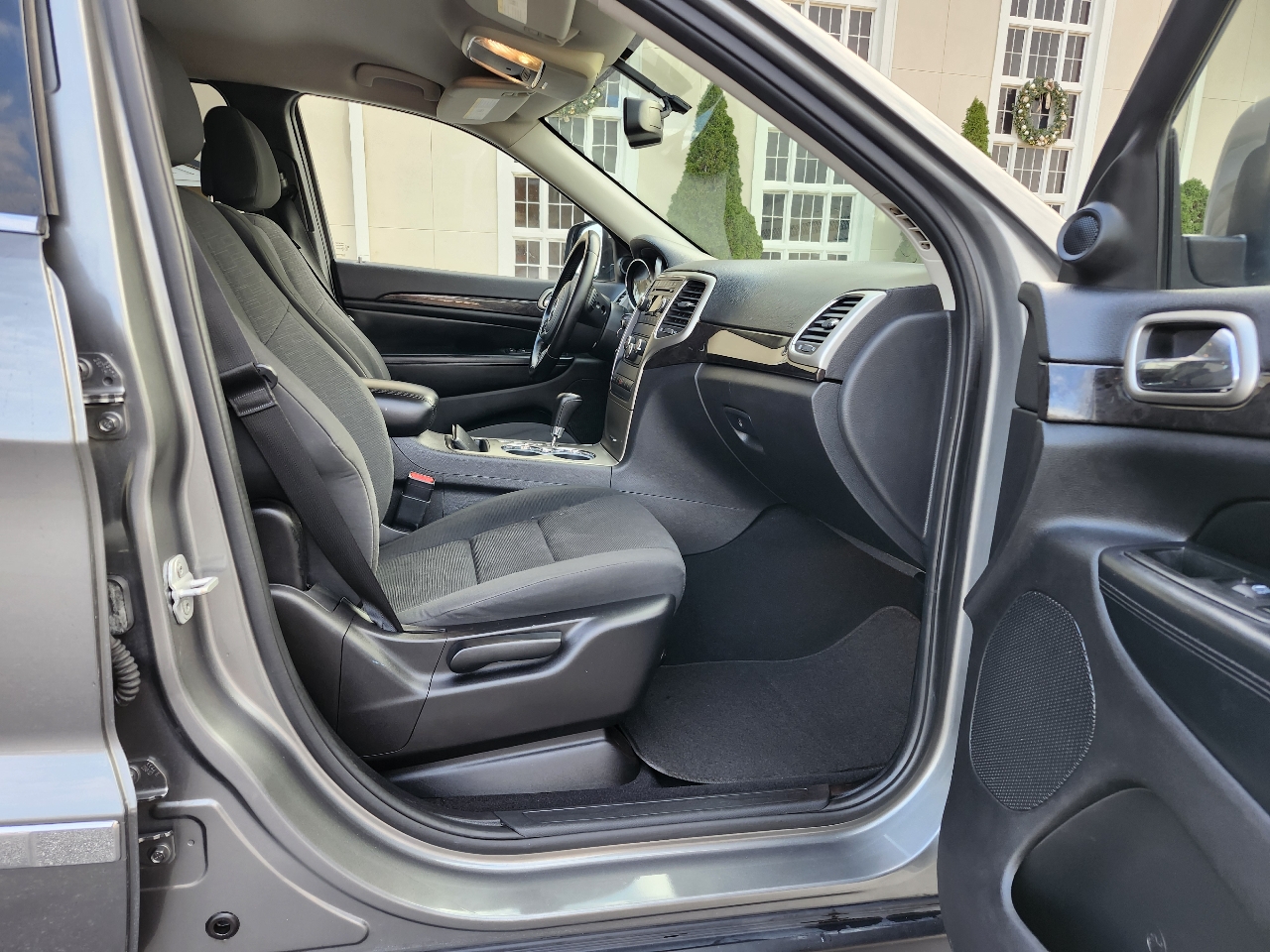 Jeep Grand Cherokee Laredo 2WD 2012