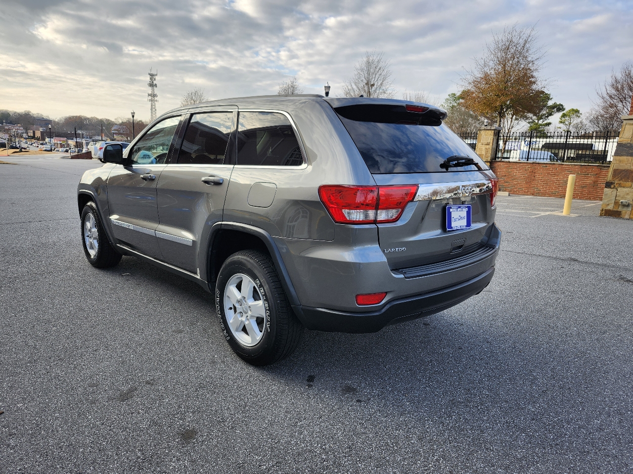 Jeep Grand Cherokee Laredo 2WD 2012