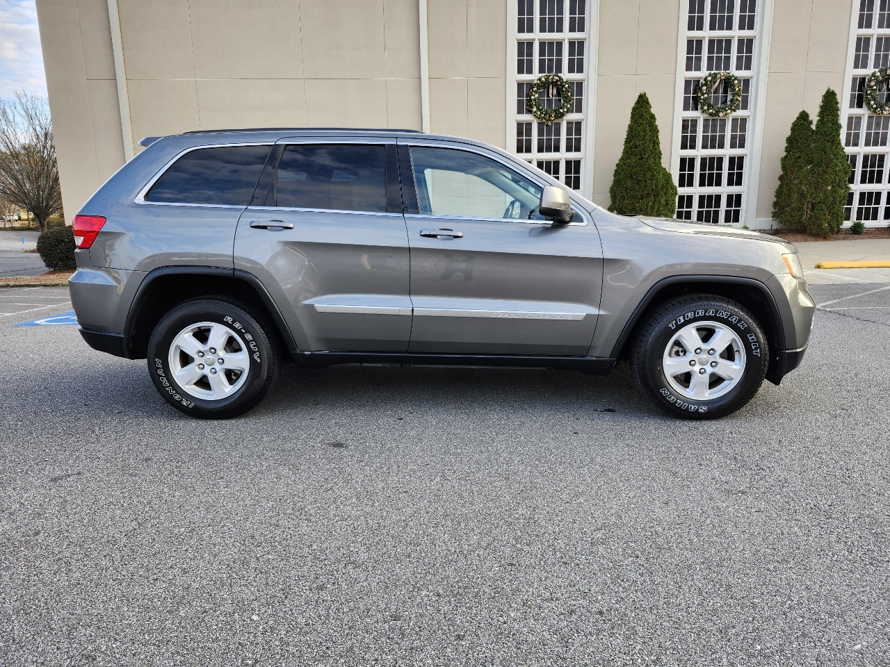 Jeep Grand Cherokee Laredo 2WD 2012