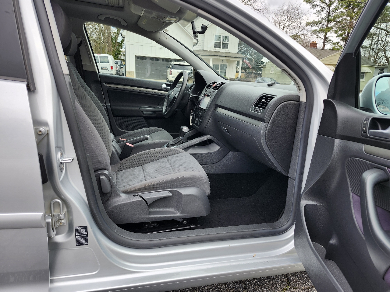 Volkswagen Rabbit 4-Door 2006