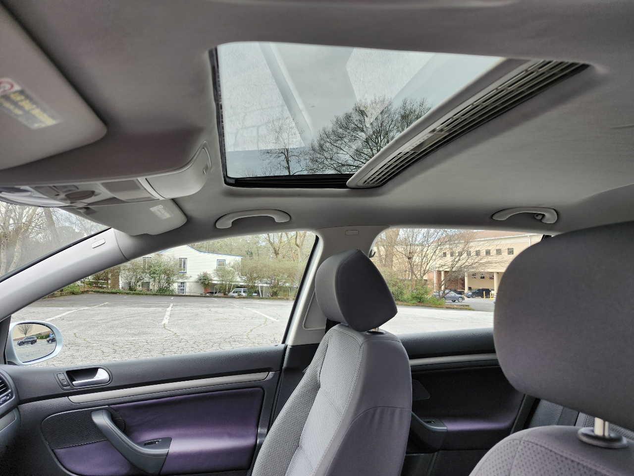 Volkswagen Rabbit 4-Door 2006