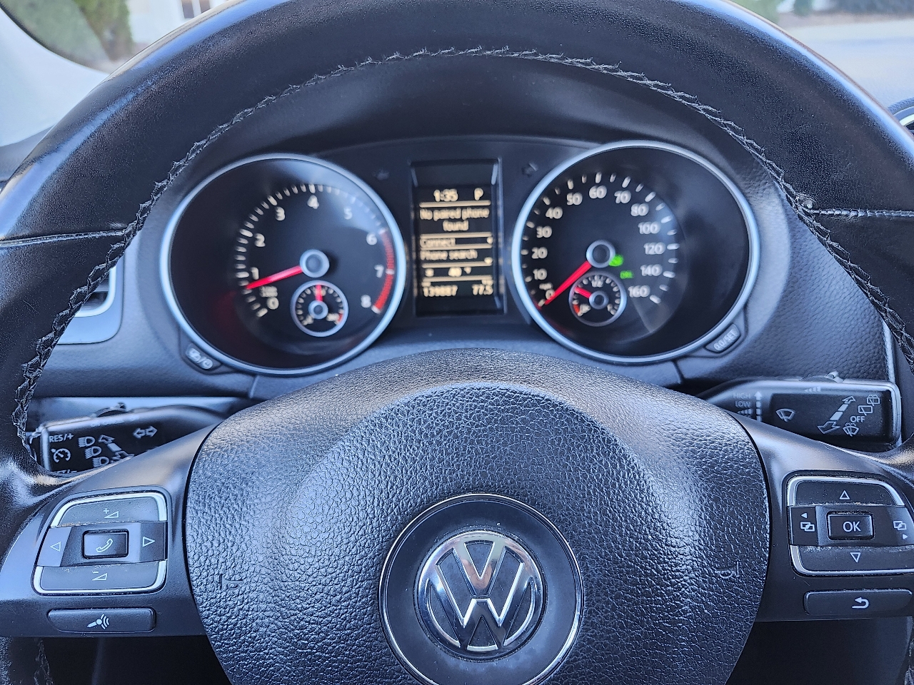 Volkswagen Jetta SportWagen 2.5L SE PZEV 2013