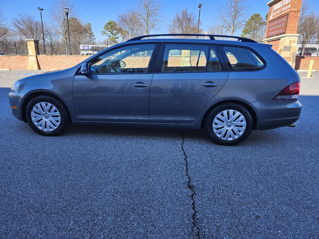 Volkswagen Jetta SportWagen 2.5L SE PZEV 2013