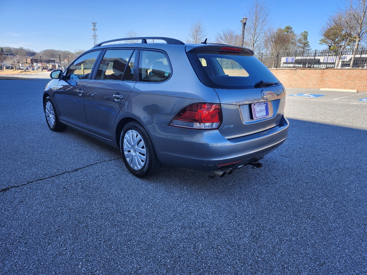 Volkswagen Jetta SportWagen 2.5L SE PZEV 2013