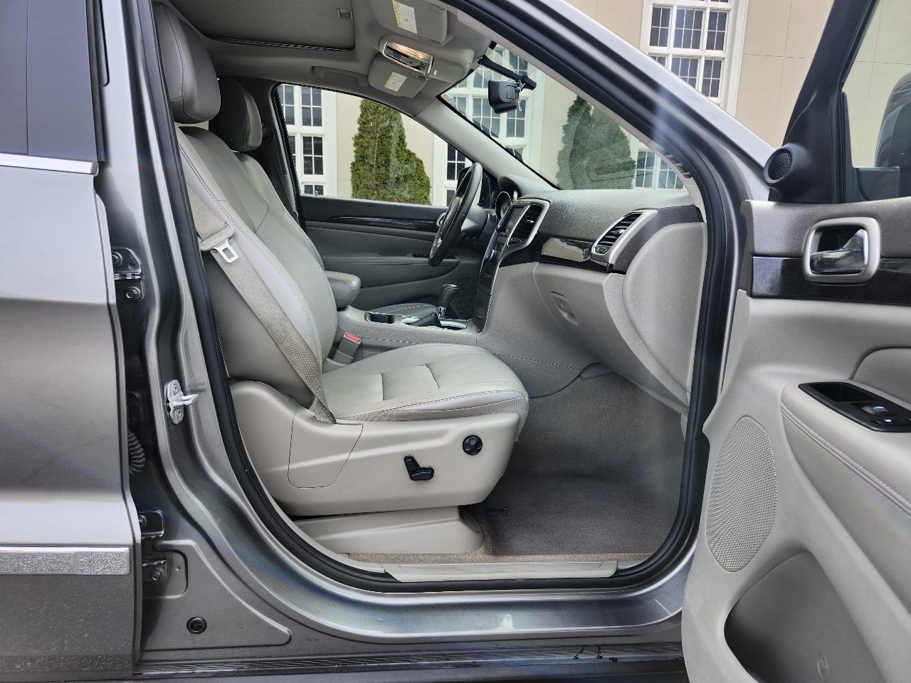 Jeep Grand Cherokee Laredo 2WD 2012