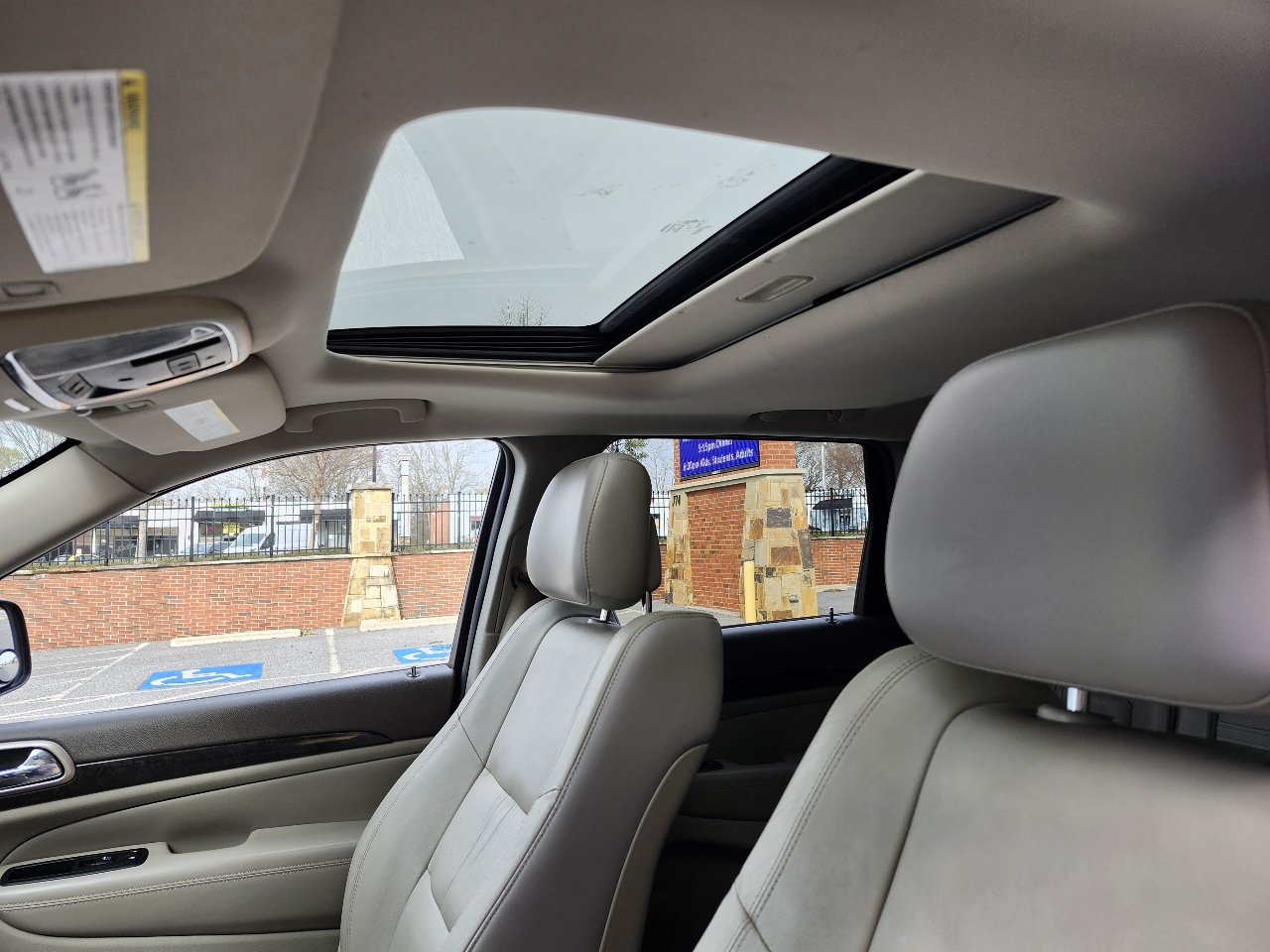 Jeep Grand Cherokee Laredo 2WD 2012