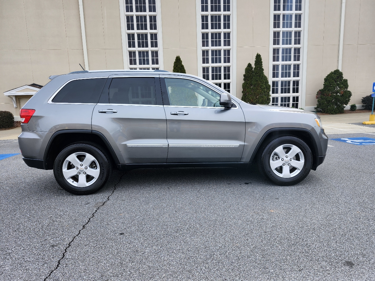Jeep Grand Cherokee Laredo 2WD 2012