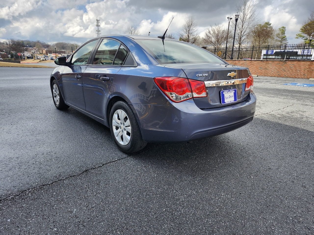 Chevrolet Cruze LS Auto 2013