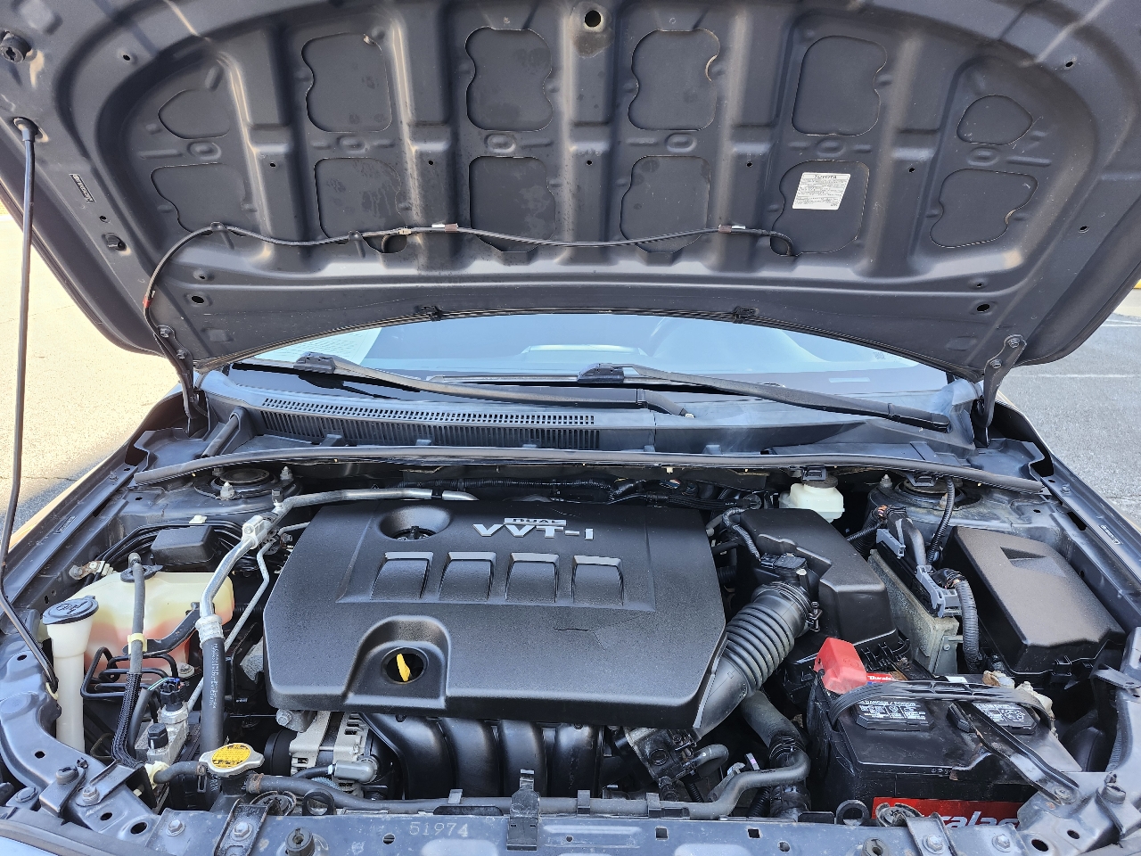 Toyota Corolla Base 5-Speed MT 2010