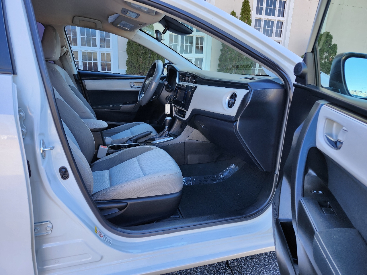 Toyota Corolla LE Eco CVT 2017