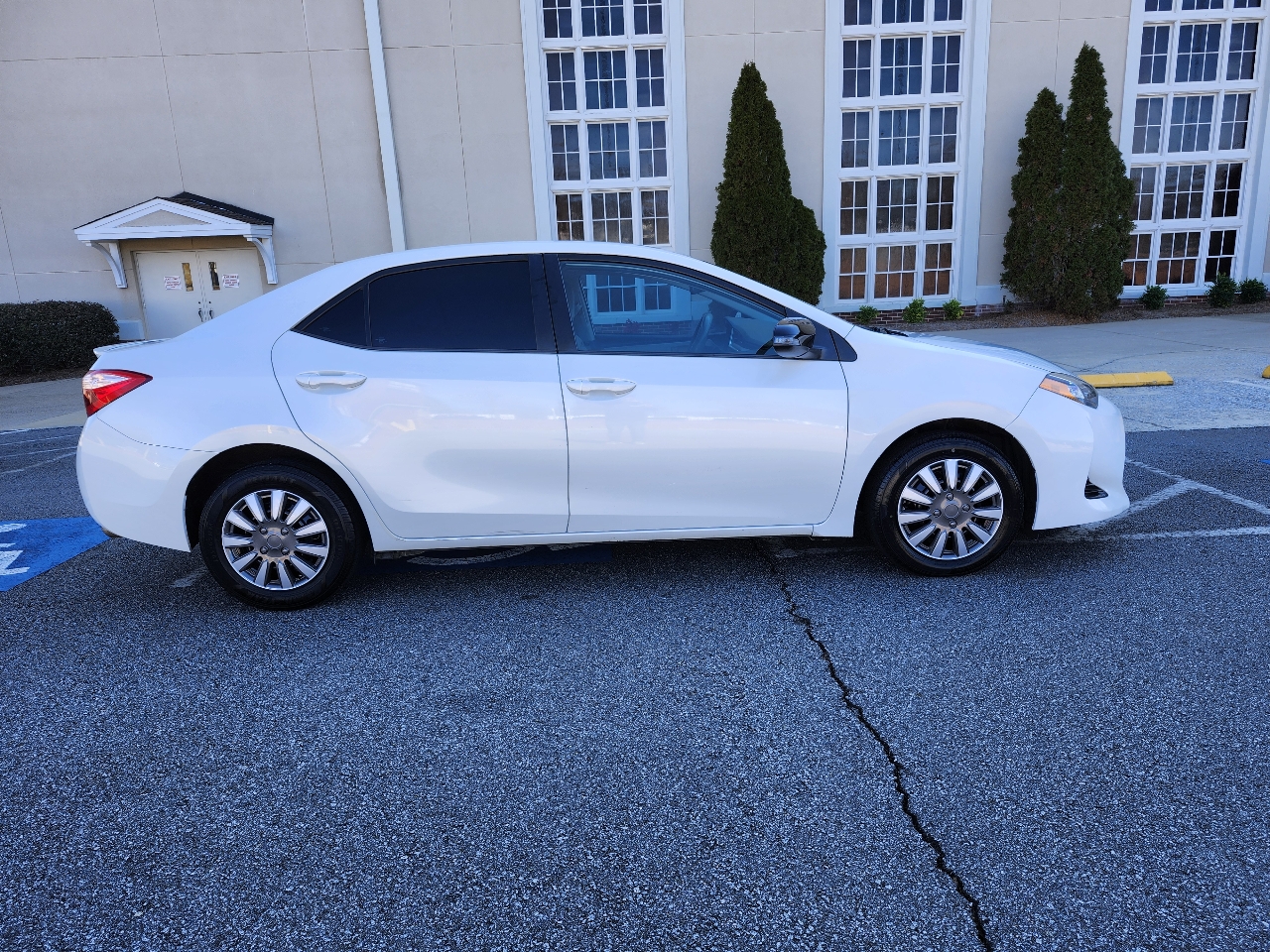 Toyota Corolla LE Eco CVT 2017